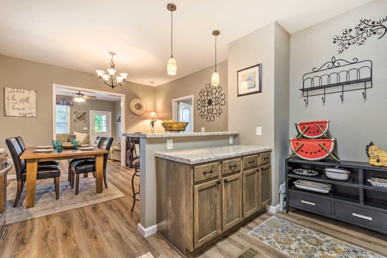 Remodeled Downtown Hot Springs Home With Porch エクステリア 写真