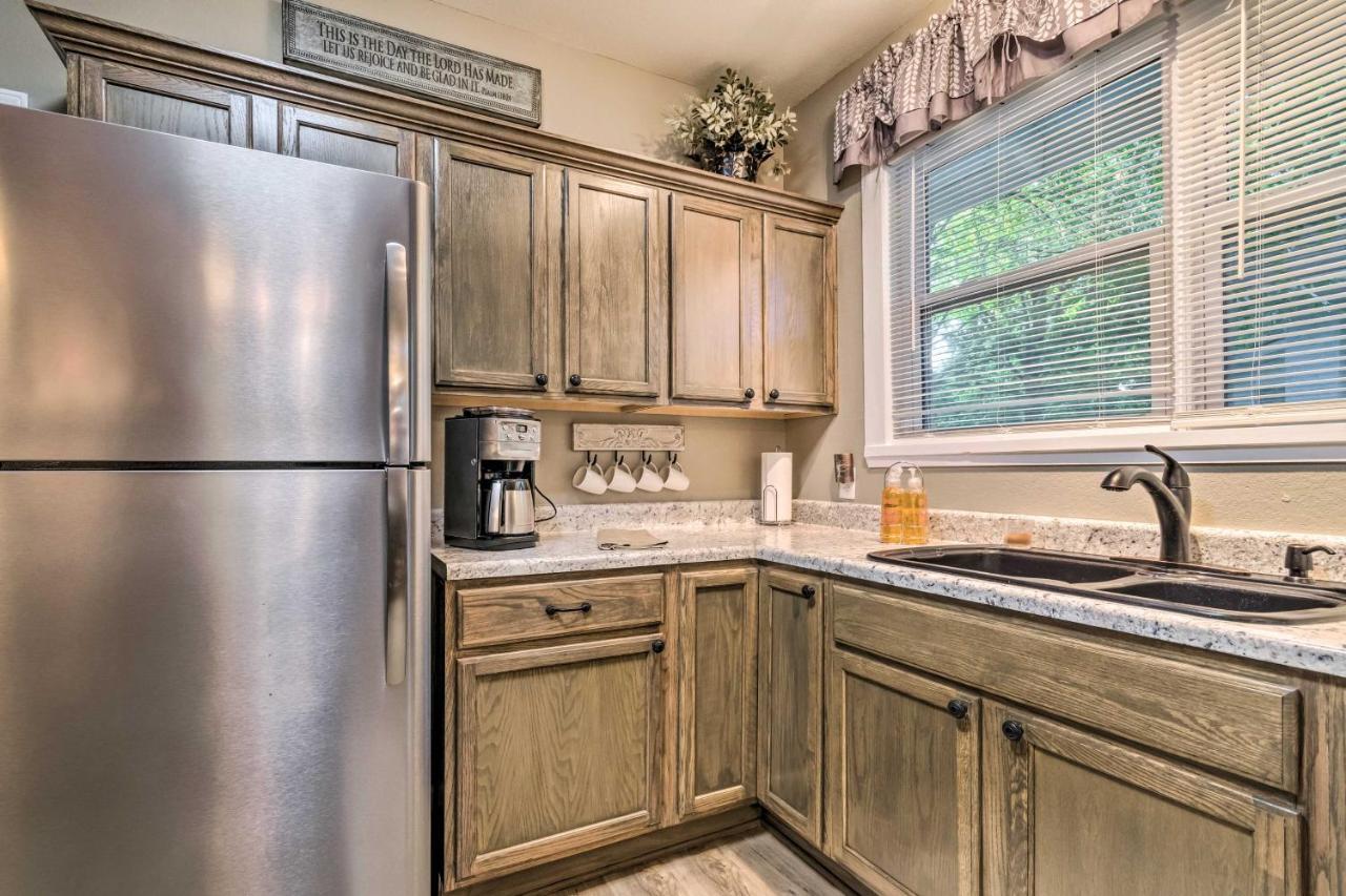 Remodeled Downtown Hot Springs Home With Porch エクステリア 写真