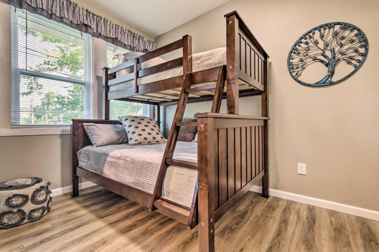 Remodeled Downtown Hot Springs Home With Porch エクステリア 写真